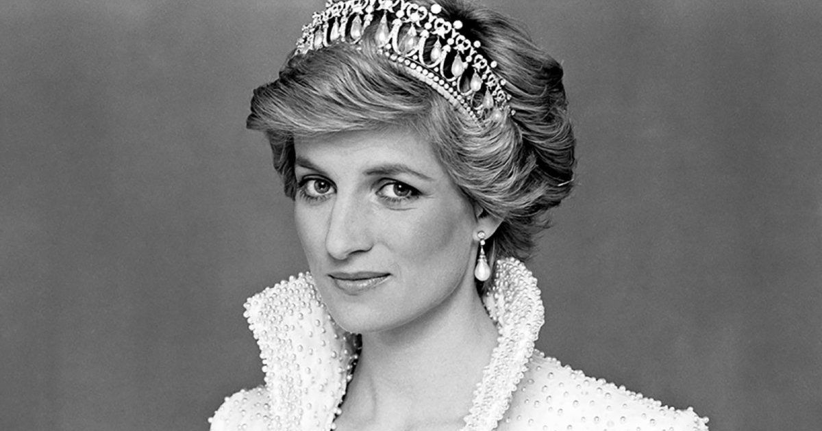شاهد .. إليكم هذه المعلومات عن تاج الأميرة ديانا الشهير