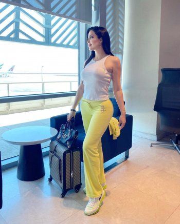 شاهد .. نسرين طافش بإطلالة كاجوال من المطار.. وهذا ما قالته عن السفر