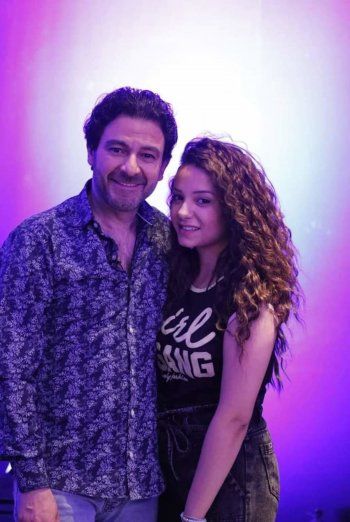 شاهد .. عاصم حواط يحتفل بخطوبته إليكم تفاصيل عن خطيبته وعملها