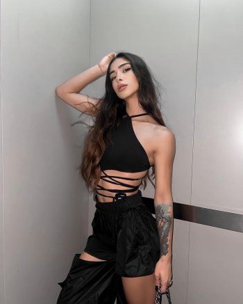 شاهد .. بالصور- إبنة نوال الزغبي تشعل مواقع التواصل الإجتماعي بآخر إطلالاتها والجمهور يعلق