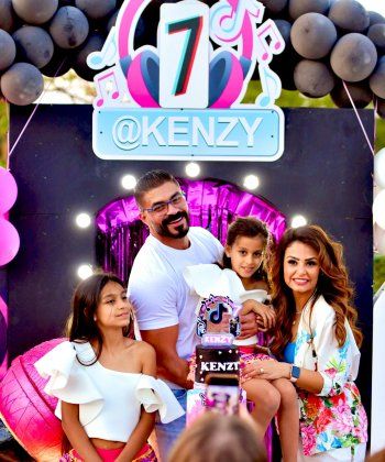 شاهد .. بالصورة - خالد سليم يحتفل بعيد ميلاد إبنته