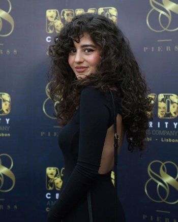 شاهد .. مايان السيد بإطلالة خارجة عن المألوف وتسريحة شعرها حديث المتابعين