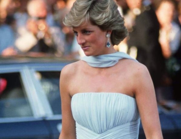 مهرجان كان.. نظرة على إطلالات صنعت تاريخ الموضة على مر 75 عامًا