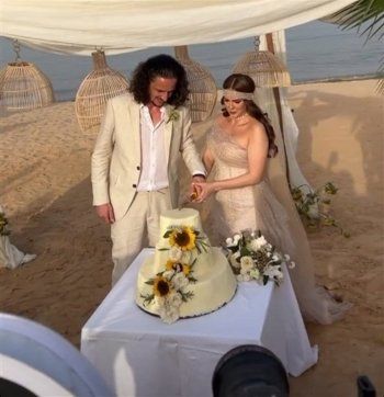 شاهد .. الصور الأولى من حفل زفاف دنيا عبد العزيز.. ومفاجأة غير متوقعة