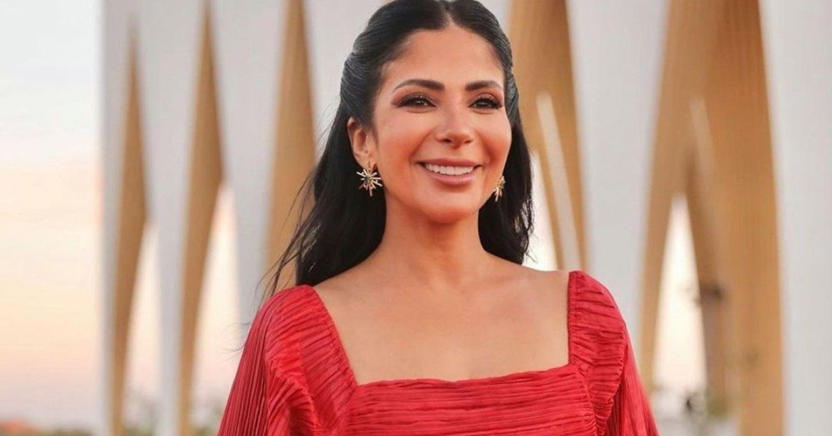 شاهد .. من على السجادة الحمراء..منى زكي تخطف الأضواء - بالصور