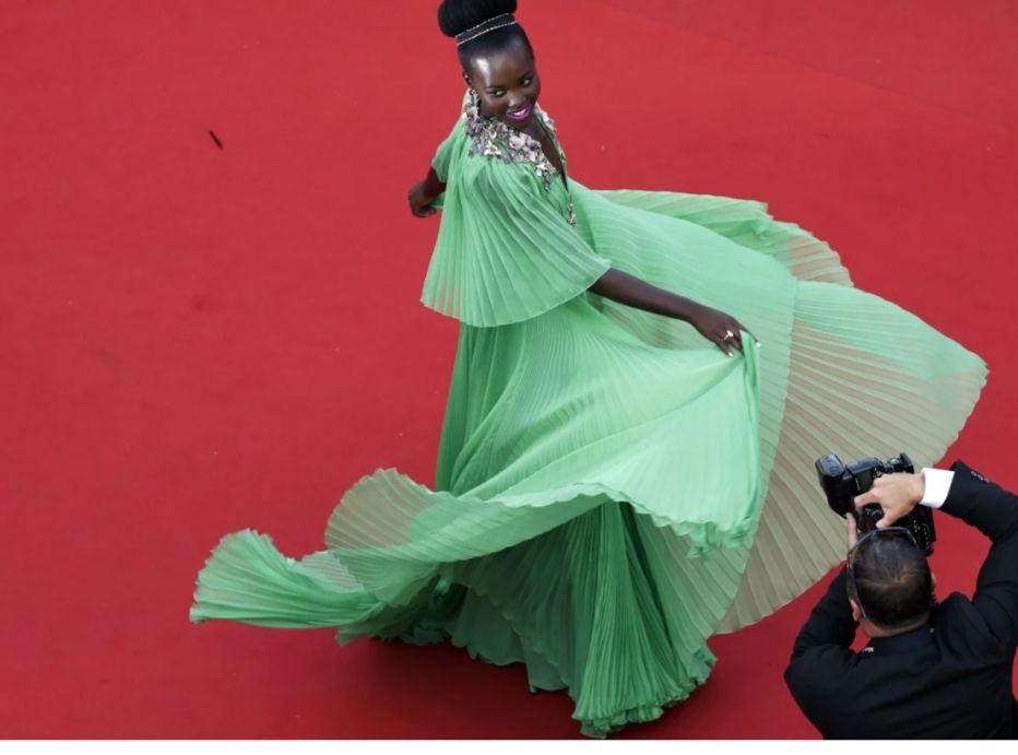 مهرجان كان.. نظرة على إطلالات صنعت تاريخ الموضة على مر 75 عامًا