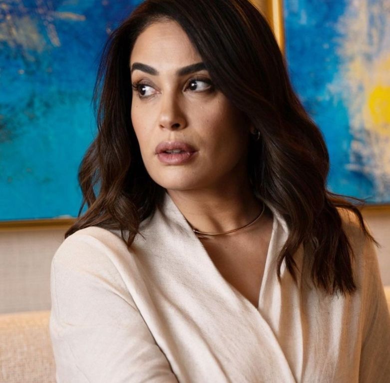 هند صبري تخطف الانظار بإطلالة انيقه باللون الابيض- شاهد