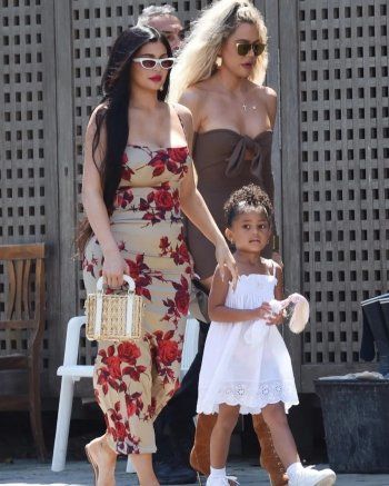 شاهد .. صور لـ كايلي جينر من دون تعديل... وشكل جسمها يثير تساؤلات للجميع!