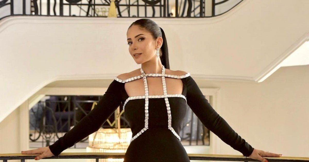 شاهد .. إطلالة منى زكي الجذابة في "كان" تكشف عن وشمها السري ! -بالصور