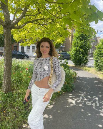 شاهد .. مايا رعيدي بإطلالة ساحرة من لندن تخطف قلوب متابعيها- بالصور