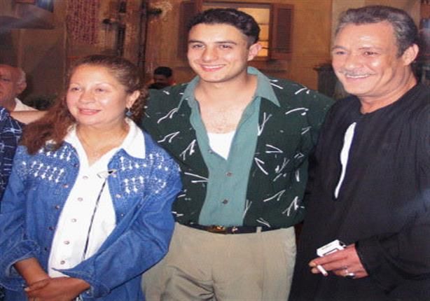 فيديو نادر – أحمد الفيشاوي يستعيد ذكرياته مع والده