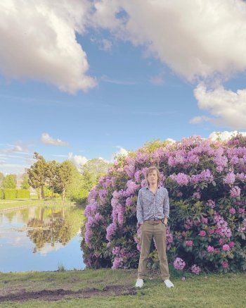 شاهد .. بالصور - ميك جاغر يستمتع بالمشاهد في هولندا إستعداداً لجولته الاوروبية