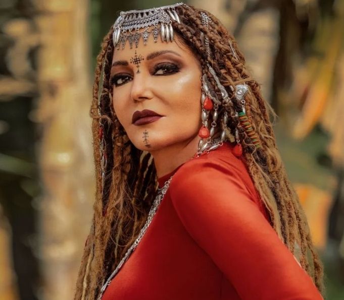 بزي مغربي.. سميرة سعيد تتألق من كواليس ” يلا روح”- شاهد