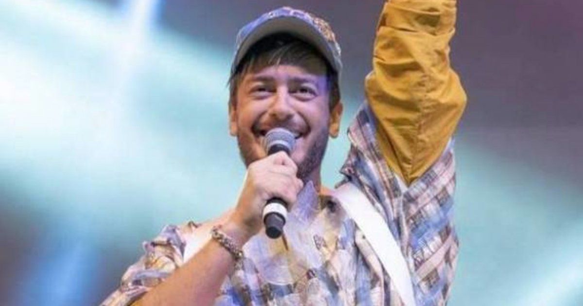 شاهد .. سعد لمجرد بإطلالة على البحر ويستعرض مهاراته في السباحة-بالفيديو