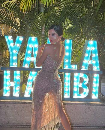 شاهد .. بالصور - لاميتا فرنجية بوضعيات تصوير حابسة للأنفاس...والجمهور يتفاعل