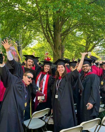 شاهد .. جيسيكا عازار تحتفل بتخرجها من جامعة "هارفارد"