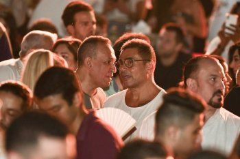 شاهد .. بالصور - عمرو دياب وملكات جمال مصر السابقات يلتقون على ممشى أهل مصر