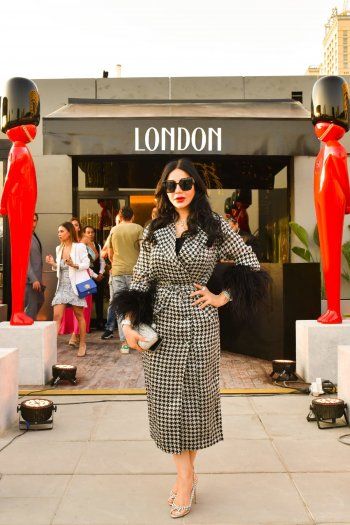 شاهد .. بالصور - عمرو دياب وملكات جمال مصر السابقات يلتقون على ممشى أهل مصر