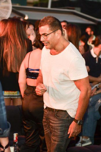 شاهد .. بالصور - عمرو دياب وملكات جمال مصر السابقات يلتقون على ممشى أهل مصر