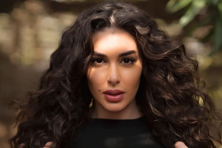 بالإحمر – ياسمين صبري هتولع قلبك بجمالها .. شاهد