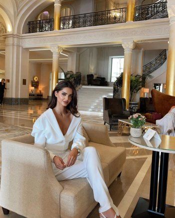 شاهد .. بالصور- ماهلاغا جابري تتألق بالأبيض وإطلالتها تخطف قلوب المتابعين