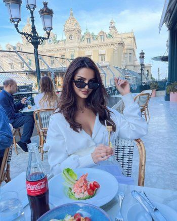 شاهد .. بالصور- ماهلاغا جابري تتألق بالأبيض وإطلالتها تخطف قلوب المتابعين