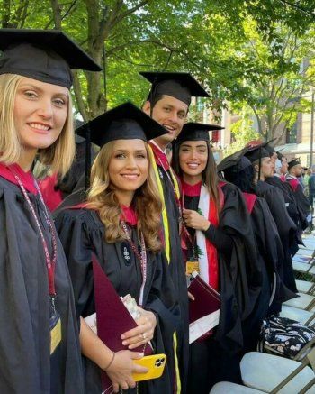 شاهد .. جيسيكا عازار تحتفل بتخرجها من جامعة "هارفارد"