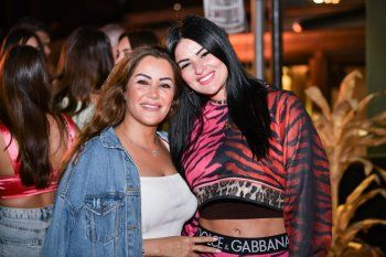 شاهد .. بالصور - عمرو دياب وملكات جمال مصر السابقات يلتقون على ممشى أهل مصر