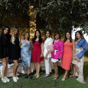 شاهد .. بينهم ياسمين رئيس ولجين عمران.. غادة عبد الرازق تستقبل مجموعة من الأشخاص في منزلها