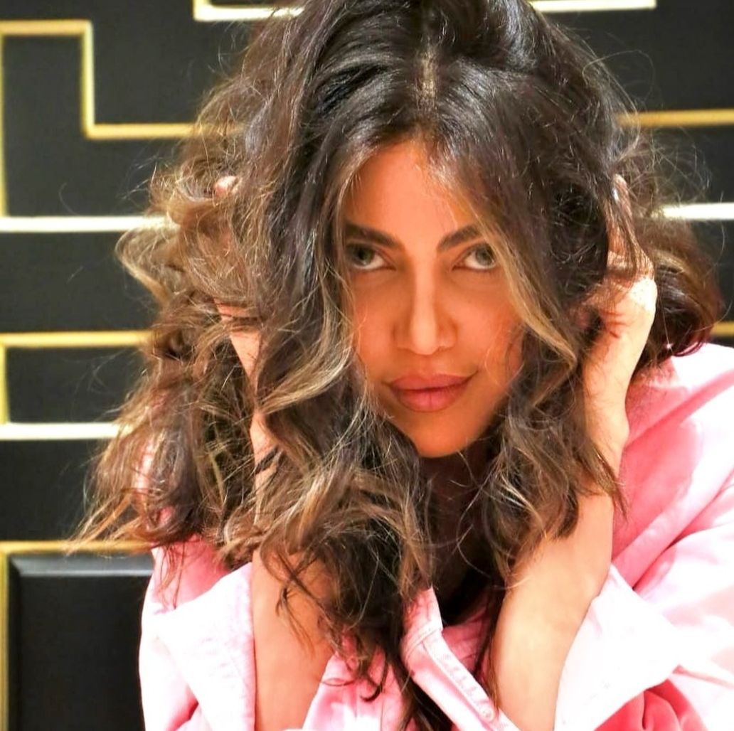 ريهام حجاج تثير اعجاب متابعيها بإطلالة باللون الوردي – شاهد