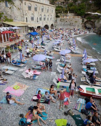 شاهد .. كيم كارداشيان بإطلالة ساحرة من بورتوفينو وابنتها نورث تبدو أكبر من عمرها-بالصور