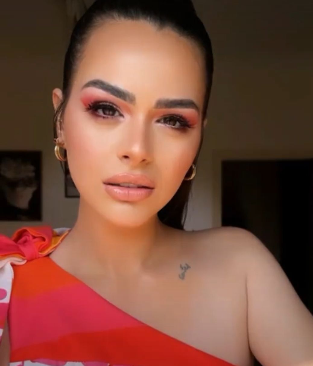 هنادي مهنا تسحر متابعيها بمكياج ناعم – فيديو