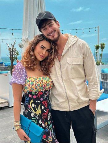 شاهد .. بعد تواجده في لبنان.. سعد لمجرد يحتضن صديقته ميريام لبيض :"سأفتقد بيروت وأهلها"-بالصورة