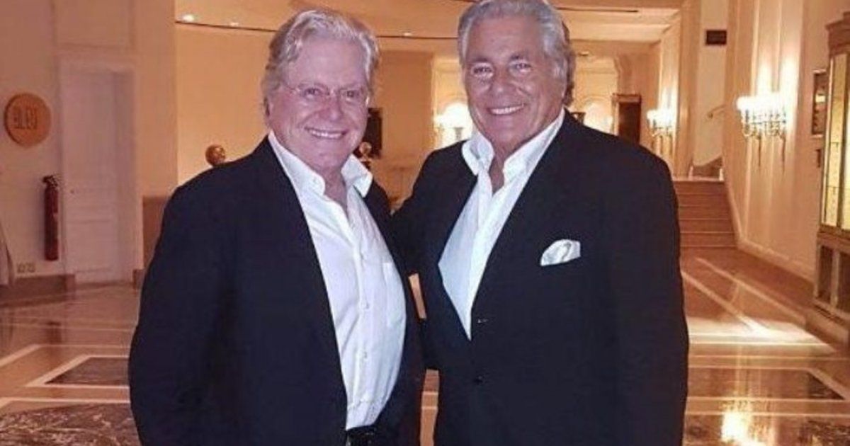 شاهد .. مصطفى فهمي يطلب من شقيقه حسين فهمي أن يطلق النار عليه لهذا السبب