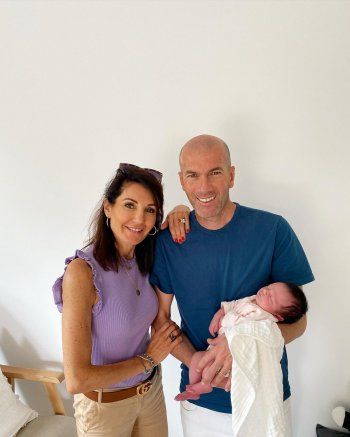 شاهد .. زين الدين زيدان أصبح جداُ للمرة الأولى.. وهذه صورة الطفلة