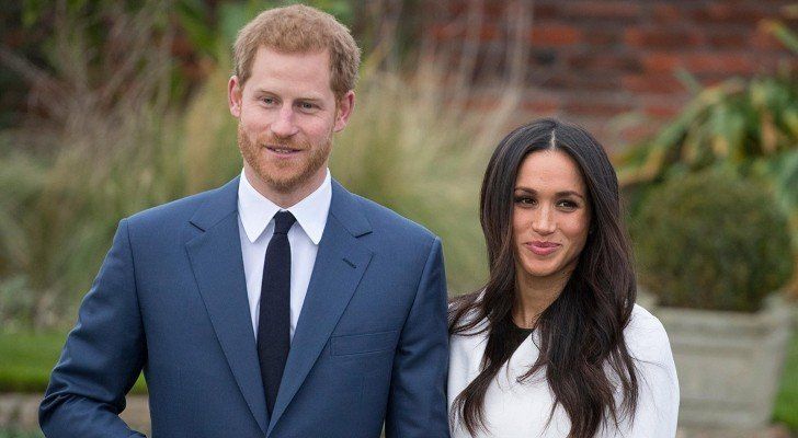 شاهد .. الأمير هاري وعائلته تحت حماية أمنية خلال زيارتهم لبريطانيا