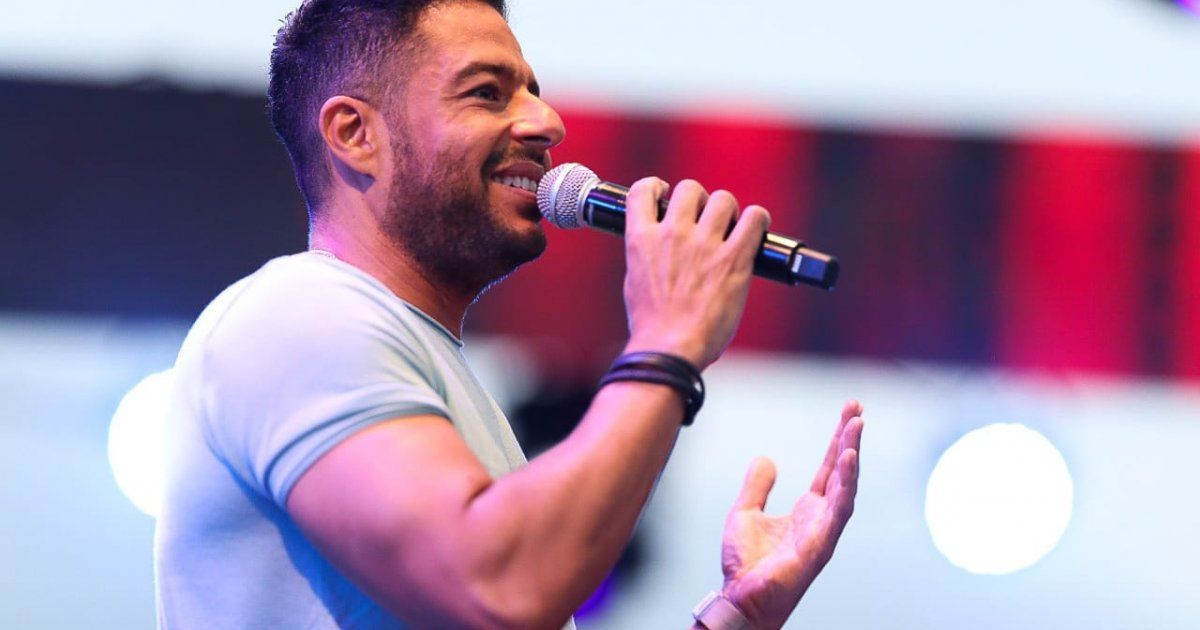 شاهد .. بالصورة - لن تصدقوا الفرق بين صورة محمد حماقي قبل وبعد الشهرة