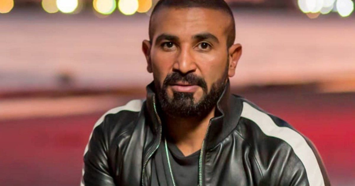 شاهد .. بالفيديو- أحمد سعد يحتفل بتحقيق رقم قياسي جديد بأغنية "عليكي عيون"