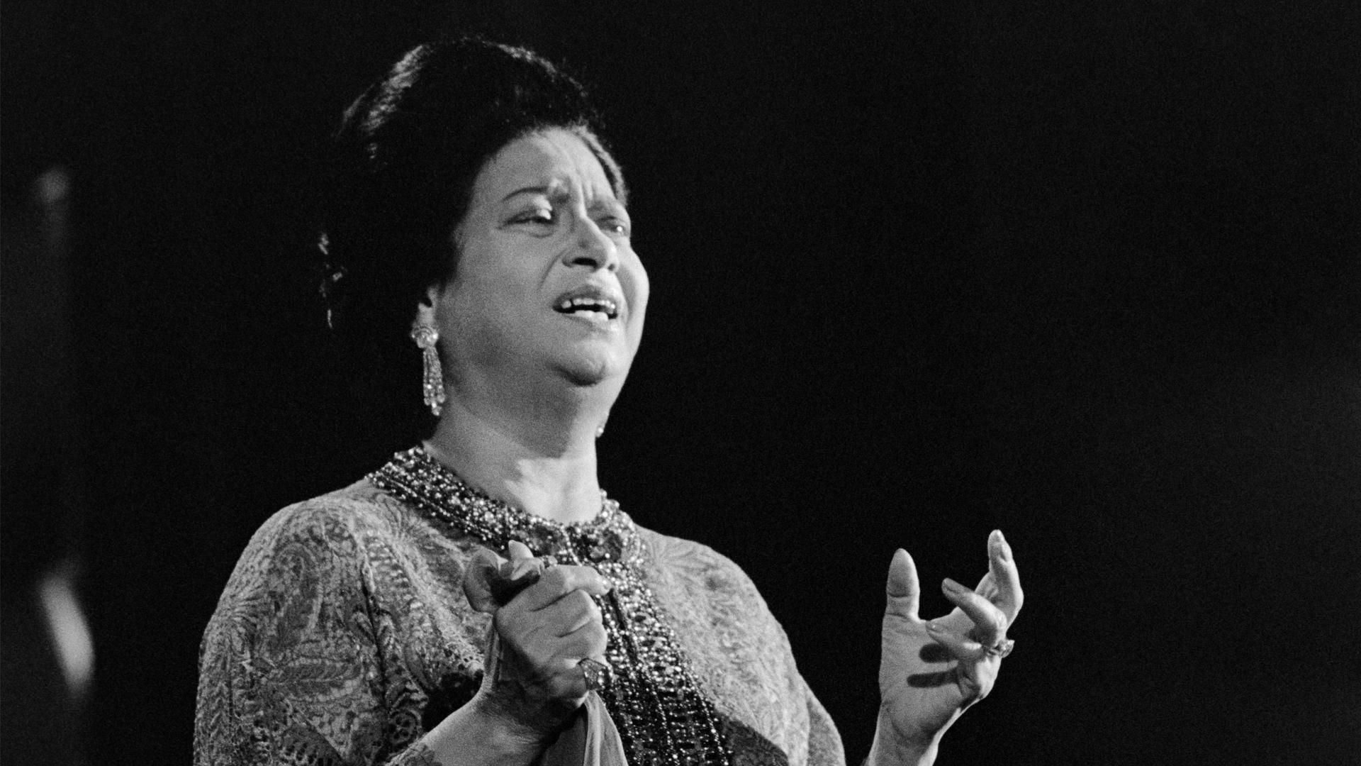 تصعيد من نقابة الموسيقية وجمعية المؤلفين والملحنين دفاعا عن أم كلثوم