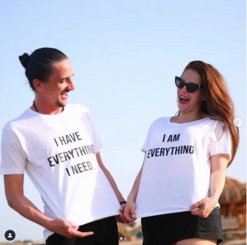 شاهد .. دنيا عبد العزيز تظهر من شهر عسلها.. وصورها تضج السوشيال ميديا