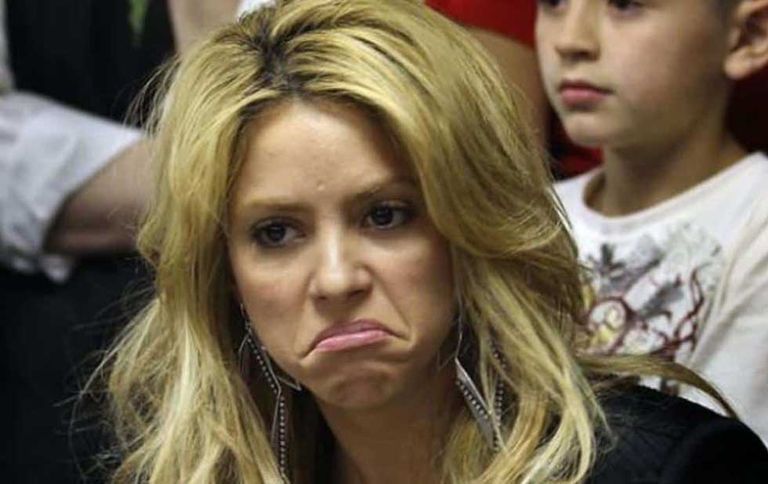 القمر إتخان – نقل شاكيرا للمستشفى