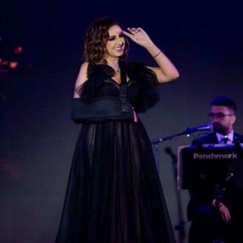 شاهد .. بأول حفل غنائي لها بعد عمليتها الجراحية.. هكذا إستقبل الجمهور أنغام