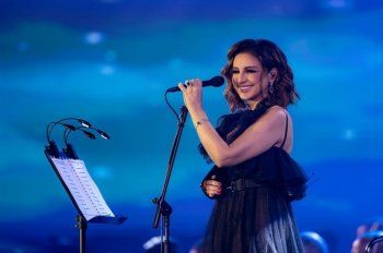 شاهد .. بأول حفل غنائي لها بعد عمليتها الجراحية.. هكذا إستقبل الجمهور أنغام