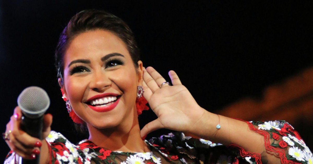 شاهد .. شيرين عبد الوهاب تكشف عن رأيها بتقديم ديو مع عمرو دياب