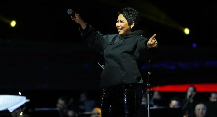 حامل ولا لا – شيرين تكشف سبب انتفاخ بطنها