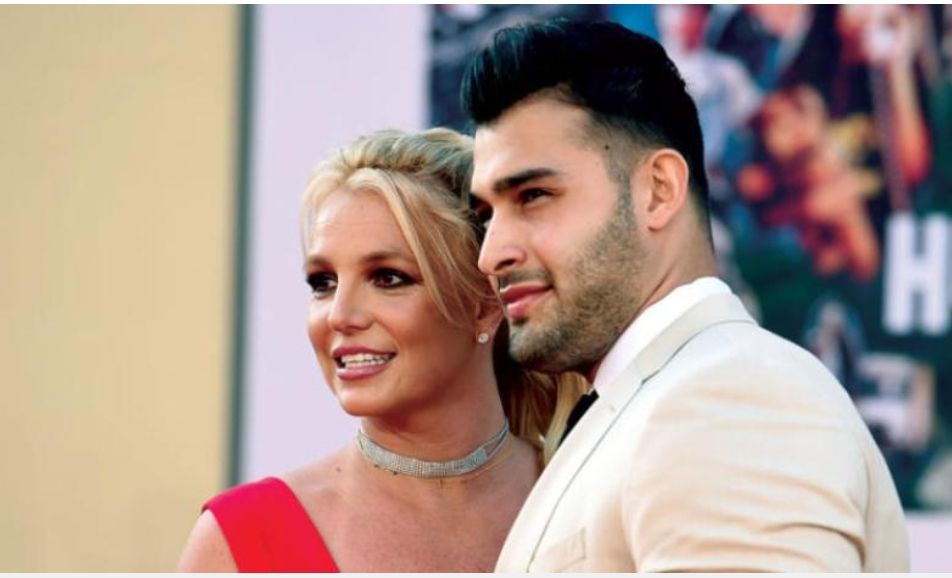 لحظة اقتحام طليق المطربة بريتني سبيرز حفل زفافها