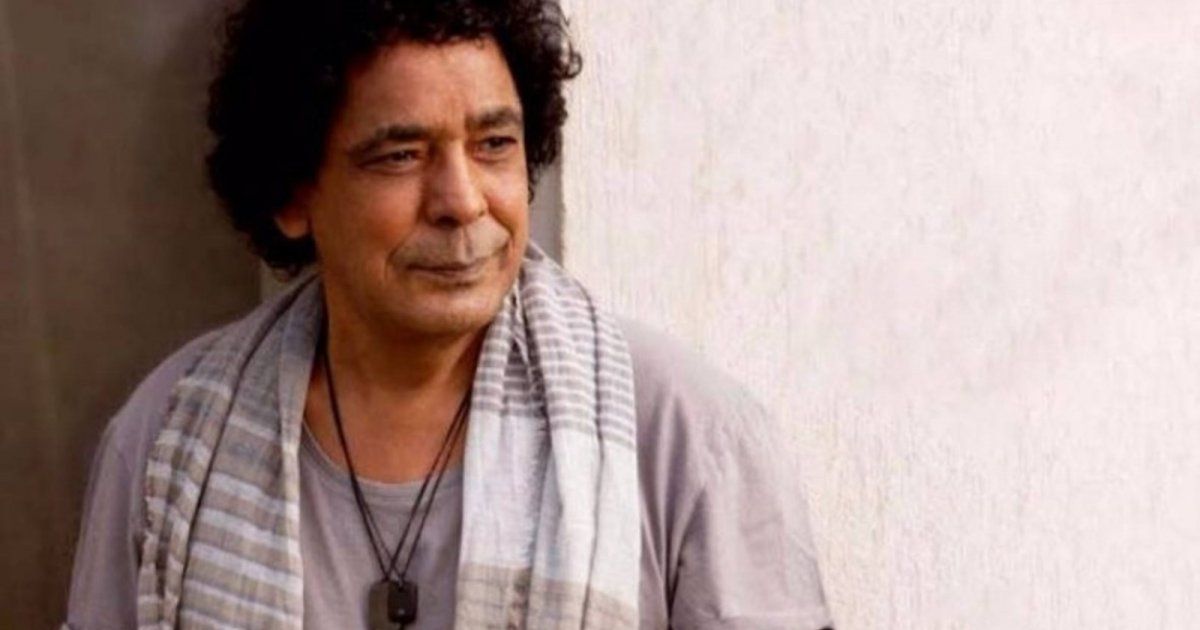 شاهد .. محمد منير يفجع بوفاة شريك نجاحاته