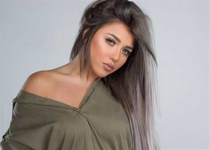 بالبكيني – سارة سلامة تنشر صورة داخل حمام سباحة| شاهد