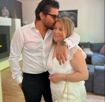 شاهد .. ناصيف زيتون بصورة مع والدته..وهذا ما قاله لها