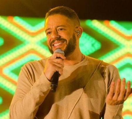 محمد حماقي يتألق بين جمهوره في حفل الأردن- صور